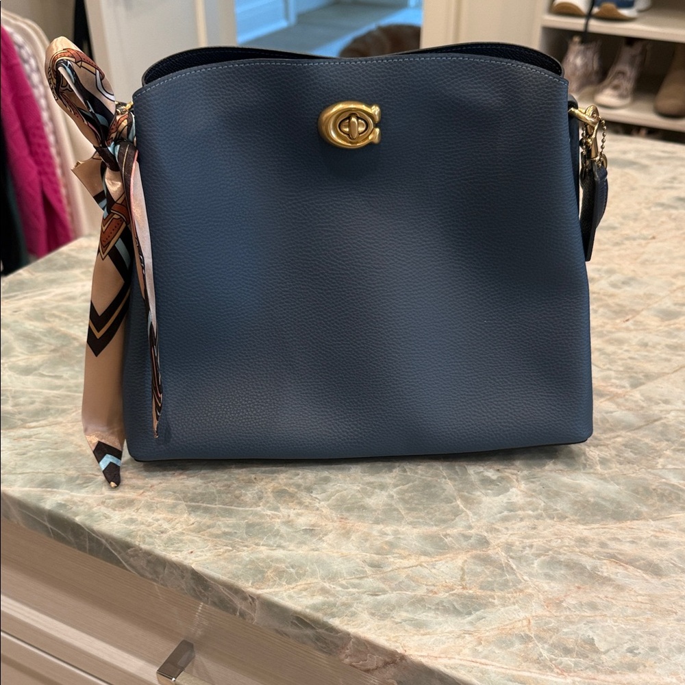 Coach Navy Blue Shoulder Bag with Gold Accents - Picture 2 of 7